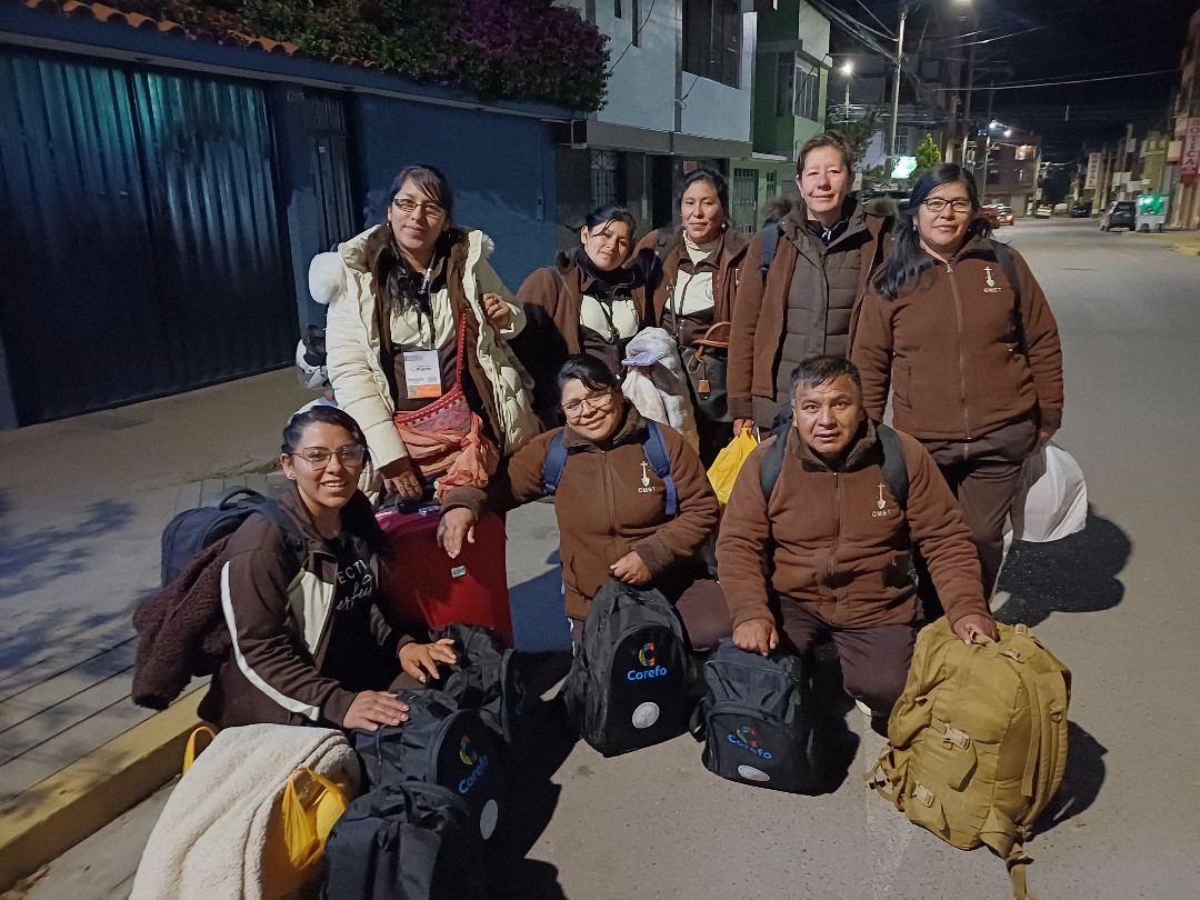 Huéspedes y delegación en Bella Durmiente